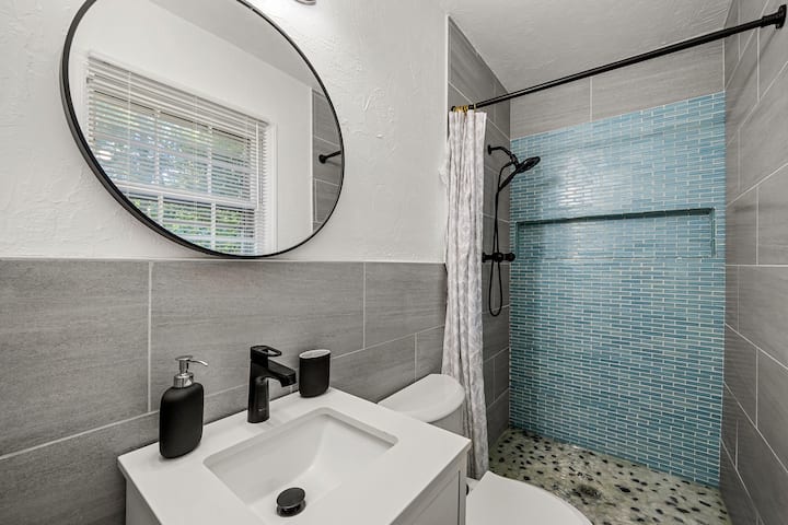 Master Bathroom Transformation: A Contemporary Sanctuary with Walk-In Shower, Glass Enclosure, Upgraded Flooring and Wall Tiles, Modern Vanity, Enhanced Lightin